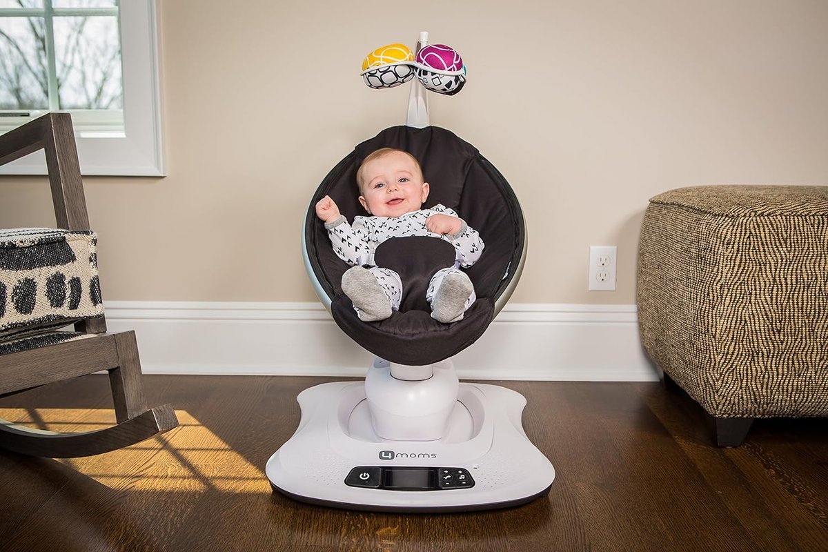 4moms mamaRoo4 baby swing with Bluetooth