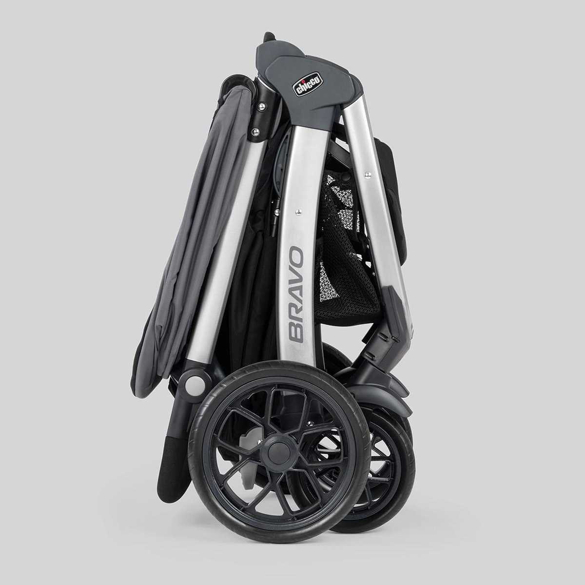 Chicco Bravo Trio travel system with KeyFit car seat in black