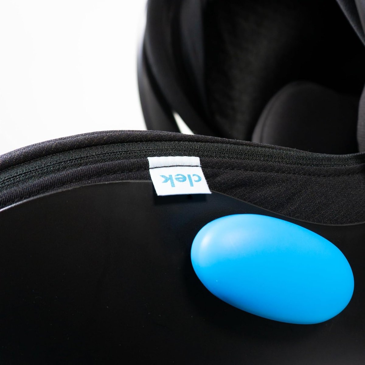 Clek Liing infant seat with metal load leg