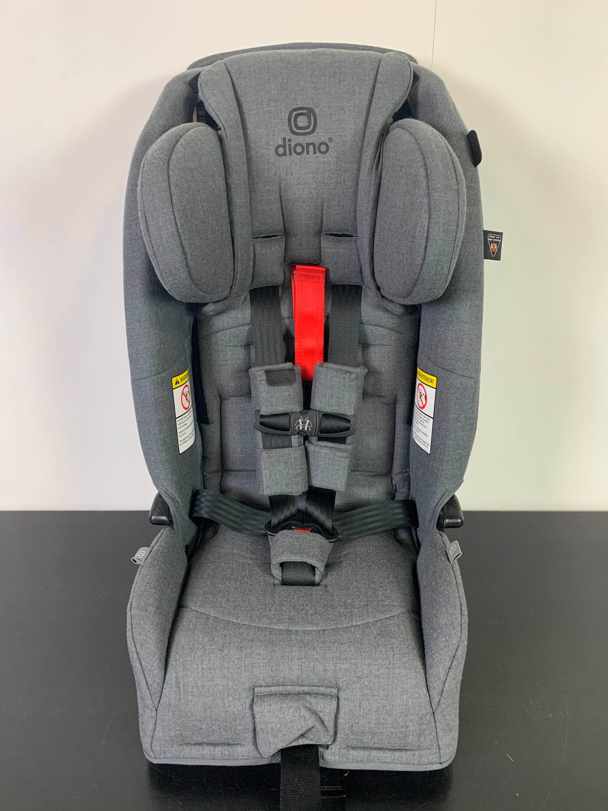 Diono Rainier 2AXT convertible car seat