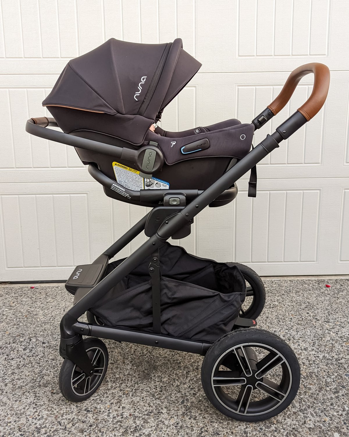 Nuna MIXX Next full-size stroller in Caviar black