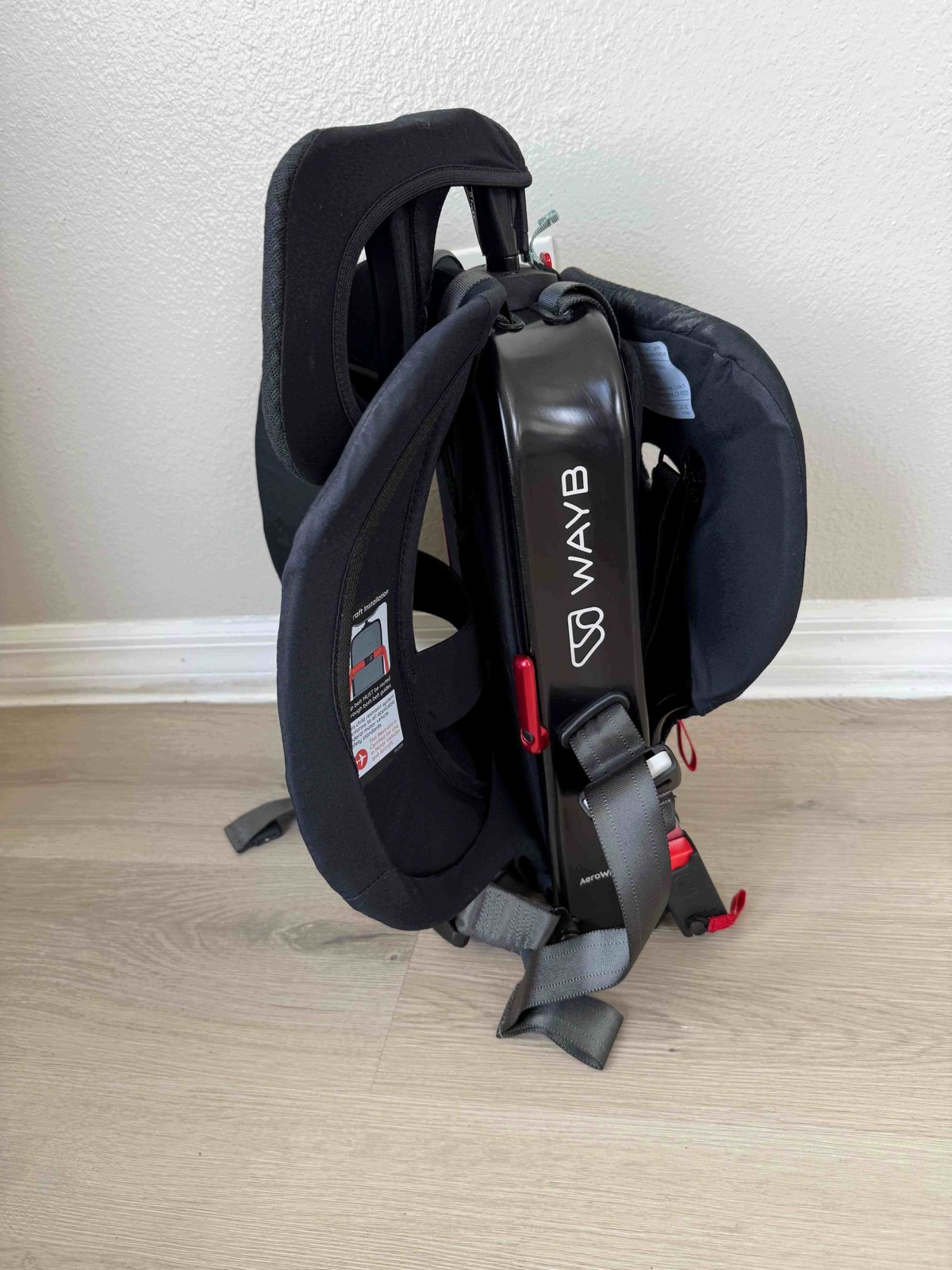 Wayb Pico foldable travel car seat
